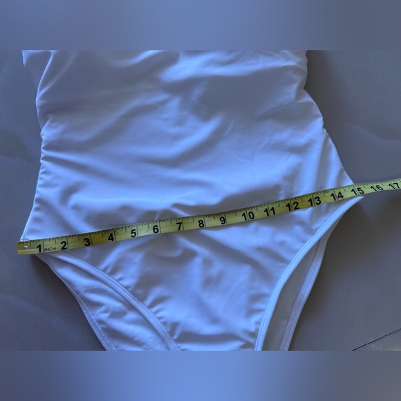 🔻NWT shade and shore white one piece swimsuit size 8/10 high leg cheeky - Picture 12 of 16